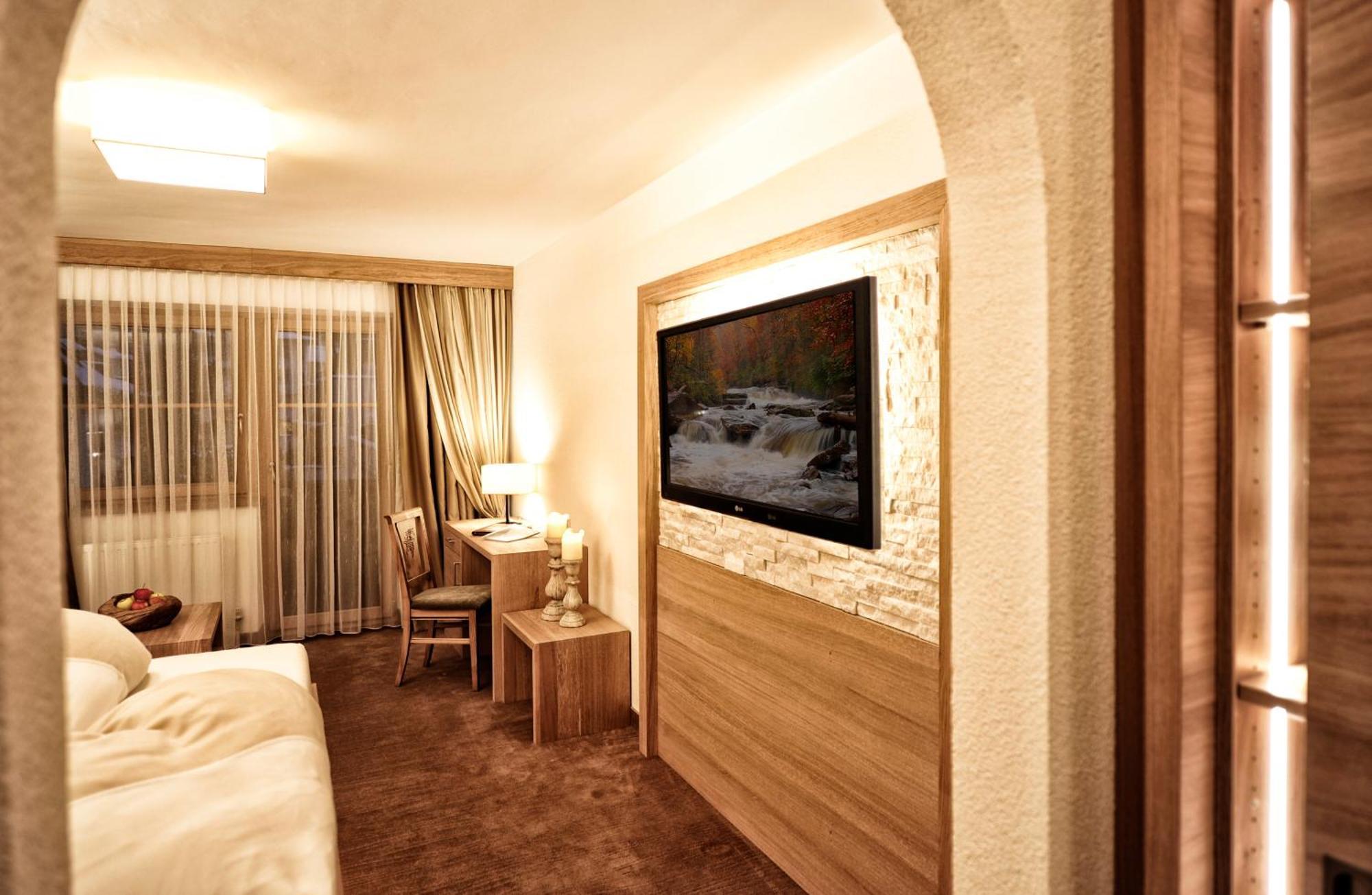 Salnerhof Superior Lifestyle Resort Ischgl Room photo
